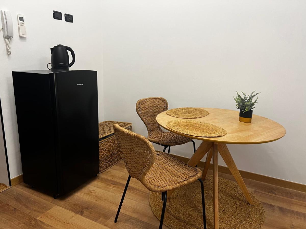 Regina Milano Ai Navigli - Sky Tv, Wifi And Breakfast Boxアパートメント エクステリア 写真