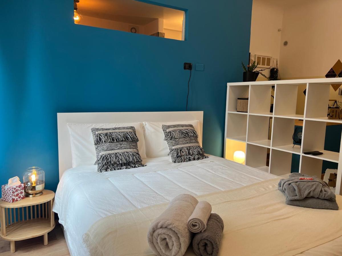 Regina Milano Ai Navigli - Sky Tv, Wifi And Breakfast Boxアパートメント エクステリア 写真